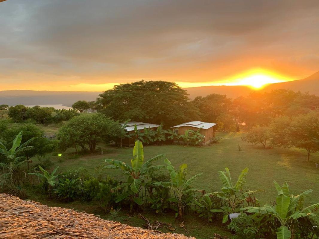 Calalas Lodge Nindiri Exterior photo
