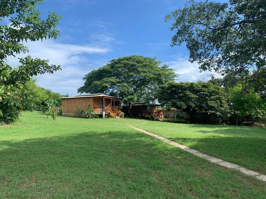 Calalas Lodge Nindiri Exterior photo